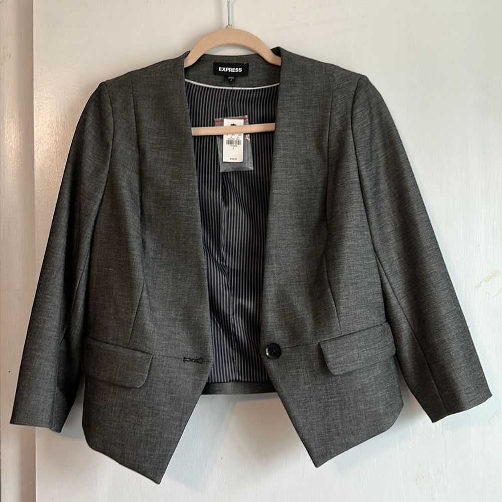 NWT Express cropped blazer
